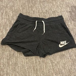 nike athletic comfy shorts